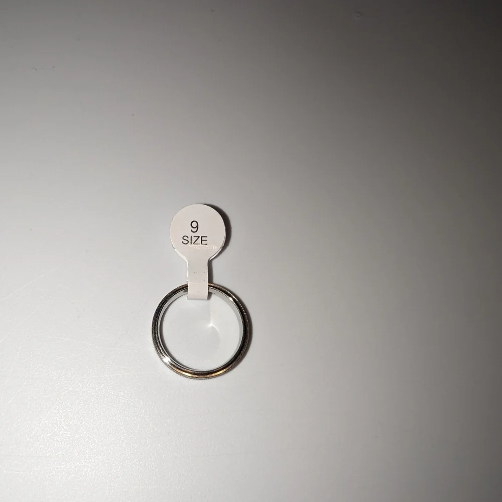 Fashion sparkly ring/band - Picture 10 of 10
